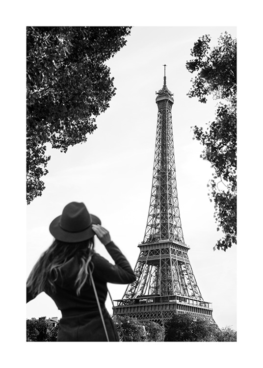 – Print of a woman in front of the Eiffel tower